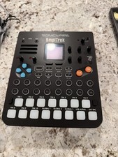 Sonicware SmplTrek Portable Production Sampler Workstation Drum Machine picture