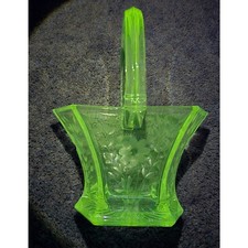 Antique Heisey No 480 Daisy & Leaves Glass Basket Diamond H GLOWS picture