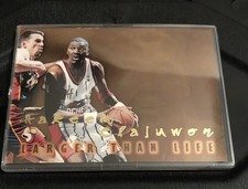 1996-97 SkyBox Premium Larger Than Life #B14 Hakeem Olajuwon Super Rare Insert  picture