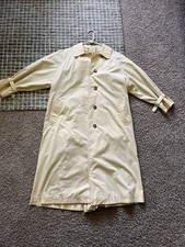 Vintage Burberrys Women’s Cream Trench Coat picture