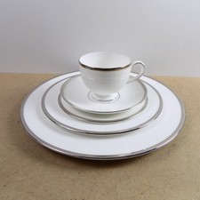 Wedgwood Carlyn 5 Piece Place Setting Cup Saucer Plates Bread Salad Dinner VGC picture