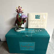 Disney WDCC Cinderella Footman Presenting the Glass Slipper Figurine 6