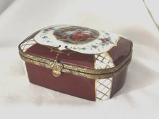 VINTAGE FRENCH PORCELAIN HAND PAINTED ORNATE ENAMALED HINGED TRINKET BOX picture