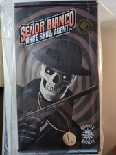 Mezco One:12 Senor Blanco White Skull Agent Rumble Society Figure New Sealed picture