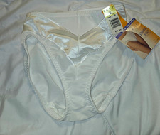 Vintage 1997 Bali Slimming Bands Firm Control Hi-Cut Brief White Medium 8985 picture