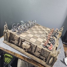 *RARE* Alien vs Predator Chess Set Limited Edition AVP SOTA TOYS LOCAL PICK UP picture
