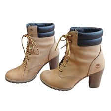 Timberland Women's Size 6.5 Tan Heeled Boots picture