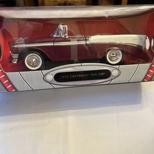 Road Signature 1956 Chevy Bel Air Convertible 1:18 Scale Diecast Model Car picture