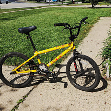 GT Compe 20in BMX Bike Yellow/Black Pegs Reflectors U-Brake 1-Speed picture