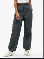 Athleta NWT Women's Gray/Blue Lunar Sheen Utility Mid Rise Pant Size XS picture