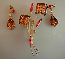 Vintage D&E Juliana Jewelry Set Beautiful Rhinestone Dangle Earrings & Brooch picture
