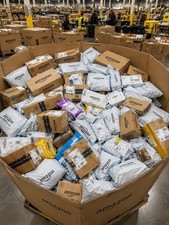 overstock mixed lots of assorted retail general merchandise finds picture