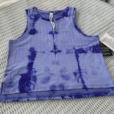Lululemon NWT  Train to Be Tank in the Marble Dye Charged Indigo colorway Size 2 picture