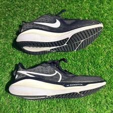 Nike Women's Black and Grey Trainers picture