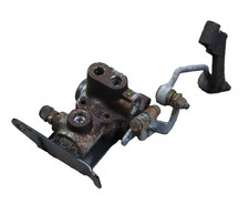 95-01 BMW E38 750IL 740I REAR SELF LEVELING SUSPENSION REGULATING VALVE picture