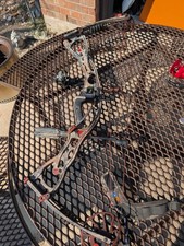 hoyt rampage right handed 70 pound draw in great condition. picture