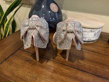 Betsey Johnson Bryn Bow Satin Pumps Heels - size 6 picture