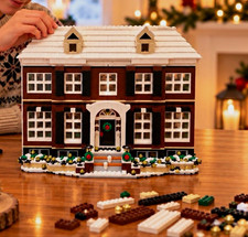 3,955-Piece Home Alone Movie Inspired Style House Building Block Set - Unbranded picture