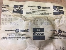 1975-80 DODGE PLYMOUTH CHRYSLER NOS MOPAR P/S SECTOR SHAFT SEALS 2 PCS 3879921 picture