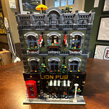 LEGO Modular City Pub custom Build picture