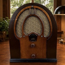 1932 Philco Jr Model 80 Cathedral Tube Radio Restored Works AM Antique Wood picture