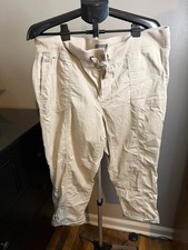 Torrid Beige Lightweight Pull-On Capri Pants Size 2 picture