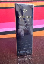 Cle De Peau Radiant Fluid Foundation SPF 20 PA +++ Matte B90 Very Deep Beige picture
