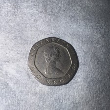 1982 Vintage From England Queen Elizabeth II 20 Pence Coin RARE Coin English picture