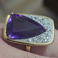 14K Yellow Gold Trillion Amethyst Ring w/ Purple Stone, Size 7 picture