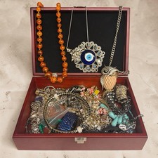 JEWELRY LOT ESTATE SALE FIND BULK MIXED JEWLERY AS IS READ DISC NO BOX INCLUDED picture