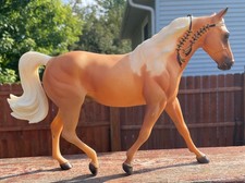 Breyer traditional Missouri Fox Trotter-Palomino picture