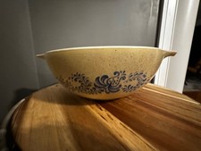 Vintage Pyrex Homestead Cinderella Nesting Mixing Bowl 3-Piece Set 441, 442, 444 picture