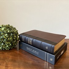 KJV Giant print Bible | Cowhide Genuine Leather | Thumb-Indexed | Red Letter picture