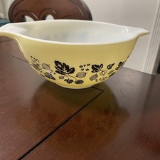 VTG PYREX Gooseberry Cinderella 1.5 QT Mixing Bowl 442 Yellow Black Mid Century picture