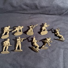 Conte Collectibles 1/32 WW2 GI's Bloody Omaha PlaySet #1 Dark Chocolate picture