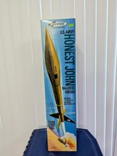 Vintage Estes U.S. Army Honest John Ballistic Missile Rocket Kit #2166 1/9 scale picture