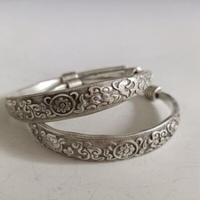 A Pair Old Chinese tibet silver handcarved Auspicious patterns Bracelets picture