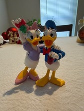 Disney Donald & Daisy Duck Christmas Ornament Mistletoe New picture
