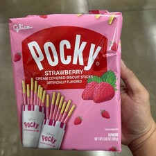 GLICO POCKY STRAWBERRY CREAM COVERED BISCUIT STICKS 3.81oz 9 PACKS A BAG picture
