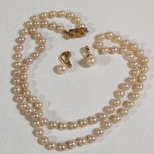 Monet Faux Pearl Necklace Clip Earrings Set Gold Tone Signed Vintage picture