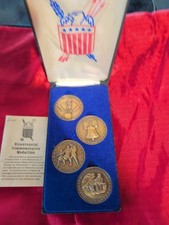 VINTAGE 1976 Bicentennial  medals set of 4 in presentation case RARE picture