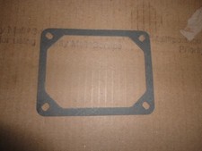 ONE New  Briggs & Stratton 690971,  Rocker Cover Gasket  picture