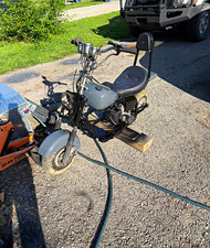 49cc 2-Stroke Gas Motor Scooter Gray/inquire for issues, it does run and drive. picture