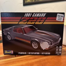 Revell 1981 Camaro Z28 1:25 Model Kit #14526 Open Box Partially Painted Complete picture