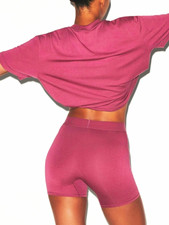 SKIMS Boyfriend Boxer Short Beet Medium picture