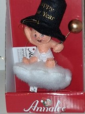 ANNALEE Baby New Year Figurine On Cloud 3
