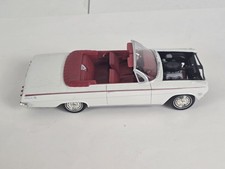 1/25 AMT MASTERPIECE 1962 CHEVROLET IMPALA SS CONVERTIBLE WHITE RED INTERIOR  picture