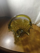 Vintage Small Art Glass Green Basket Fenton ?????? picture