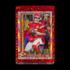 PATRICK MAHOMES II SEISMIC RAYWAVE REFRACTOR CARD 2025 Topps Chrome - Chiefs picture