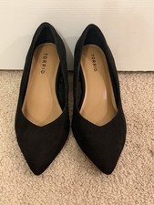 NWOT TORRID 6 WW Wide Width Heels Block Heel Pointed Toe Pumps Black Faux Suede picture